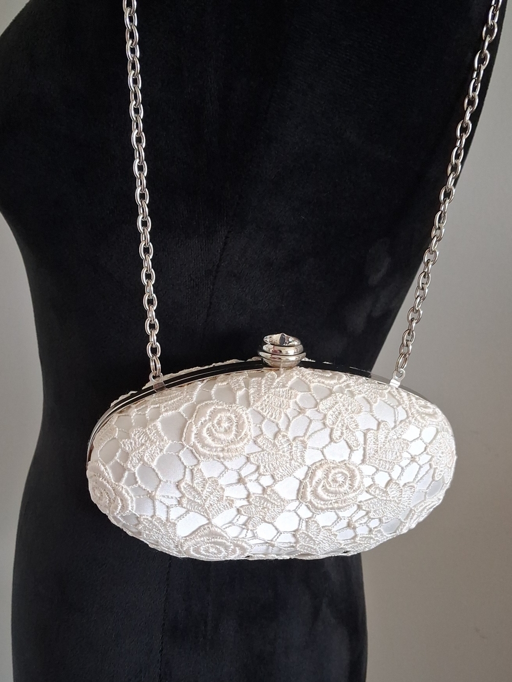 Sondra Roberts Floral Crochet Satin Chain Strap Evening/Bridal Bag - Picture 3 of 10